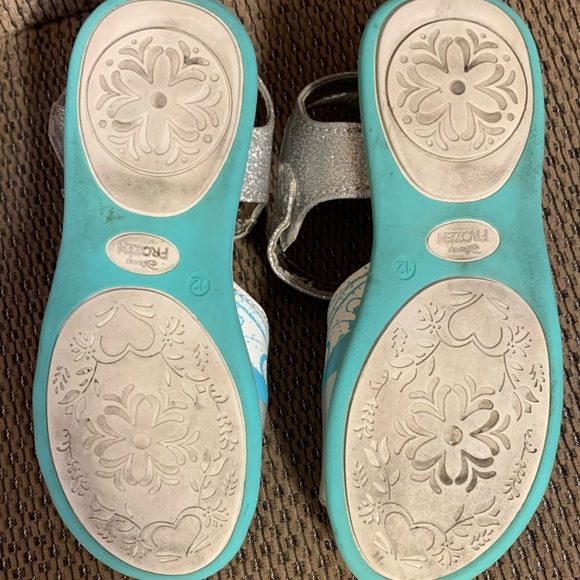 Disney Frozen light up sandals - Picture 10 of 10